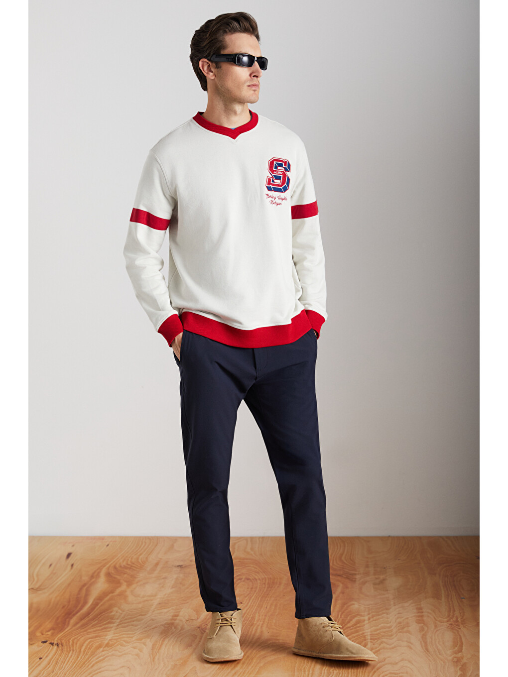 Bej Reynon Erkek V Yakalı Aplikeli Organik Pamuklu İçi Polarlı Yumuşacık V Yaka Taş Sweatshirt-2