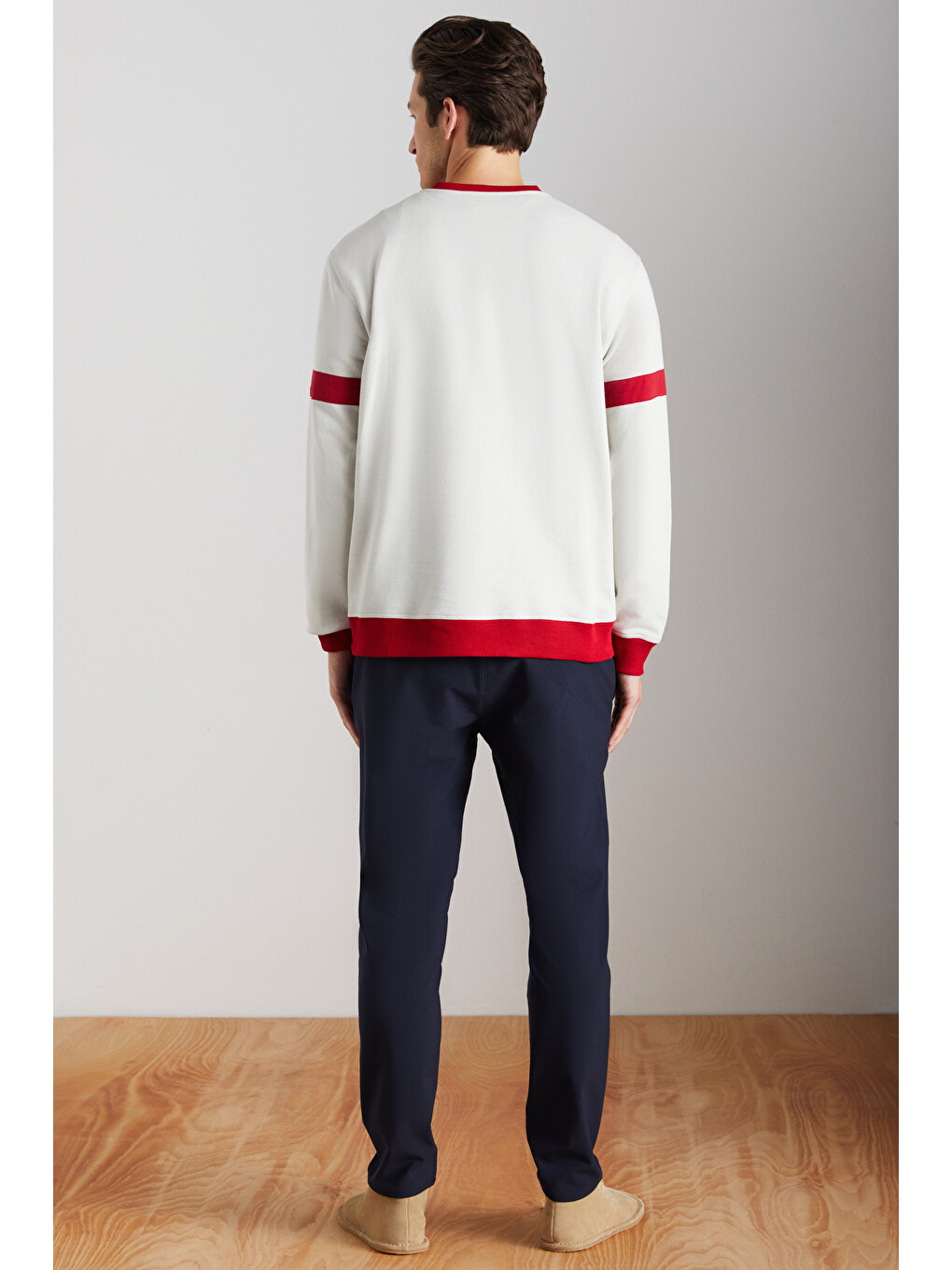 Bej Reynon Erkek V Yakalı Aplikeli Organik Pamuklu İçi Polarlı Yumuşacık V Yaka Taş Sweatshirt-4