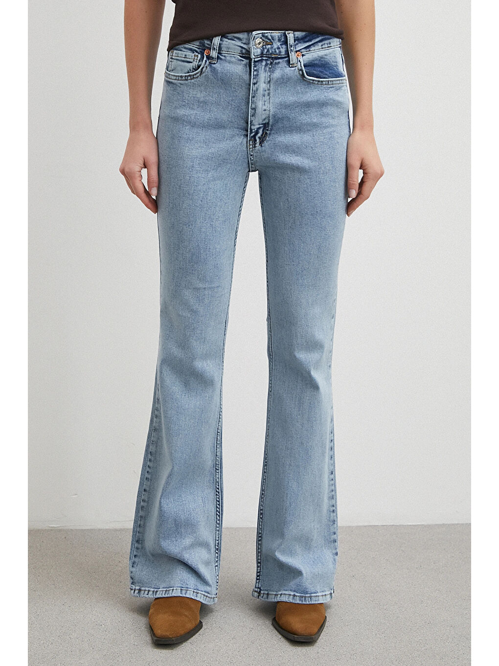 Orta  Bel Elastanlı İspanyol Paça Jean Buz Mavisi-4