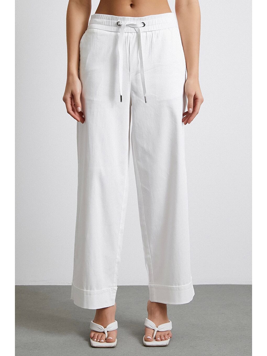 Beli Lastikli Paçası Katlamalı Pantolon Beyaz-4