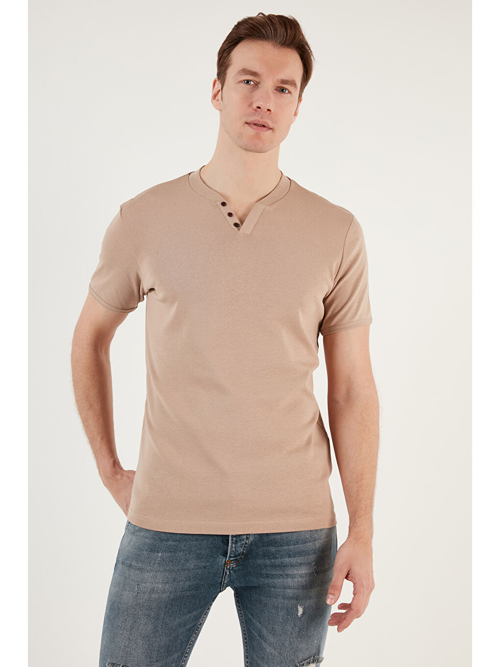 Ekru Pamuklu Düğme Detaylı Slim Fit V Yaka 3'lü Paket Tişört 5902122S3-3