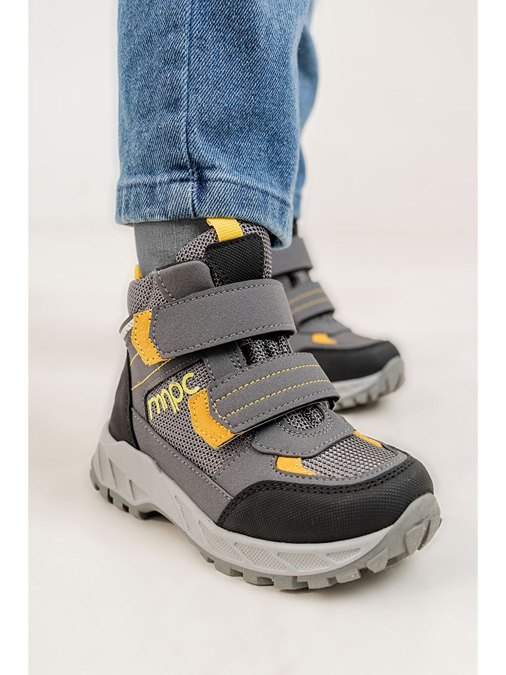 Erkek Çocuk Gri Su Geçirmez Anatomik Günlük Bot-1