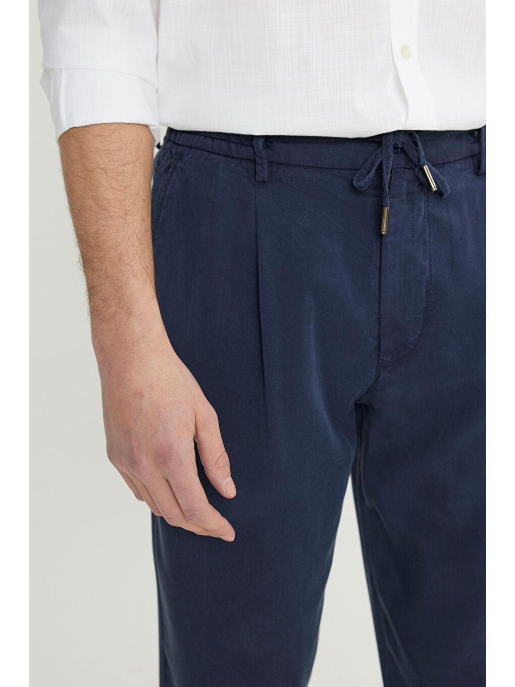 Erkek Lacivert Yumuşak Dokulu Slim Fit Dar Kesim Beli Bağlamalı Yan Cep Pantolon-3