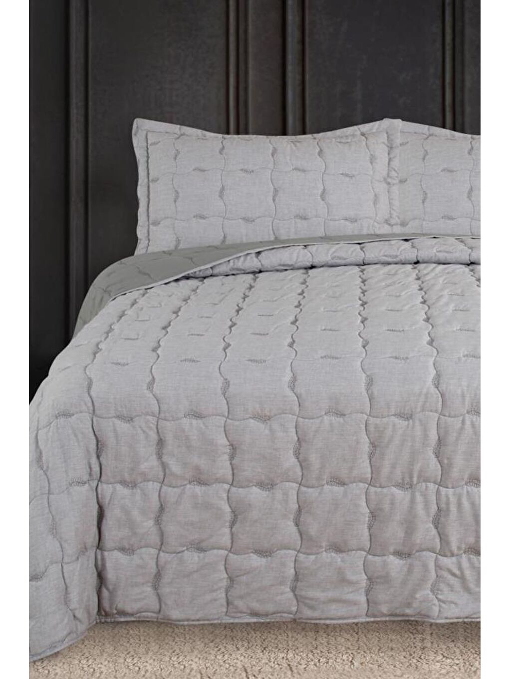Lesya Nakışlı Elyaf Dolgulu Çift Kişilik 240x260 Cm Yatak Örtüsü Gri