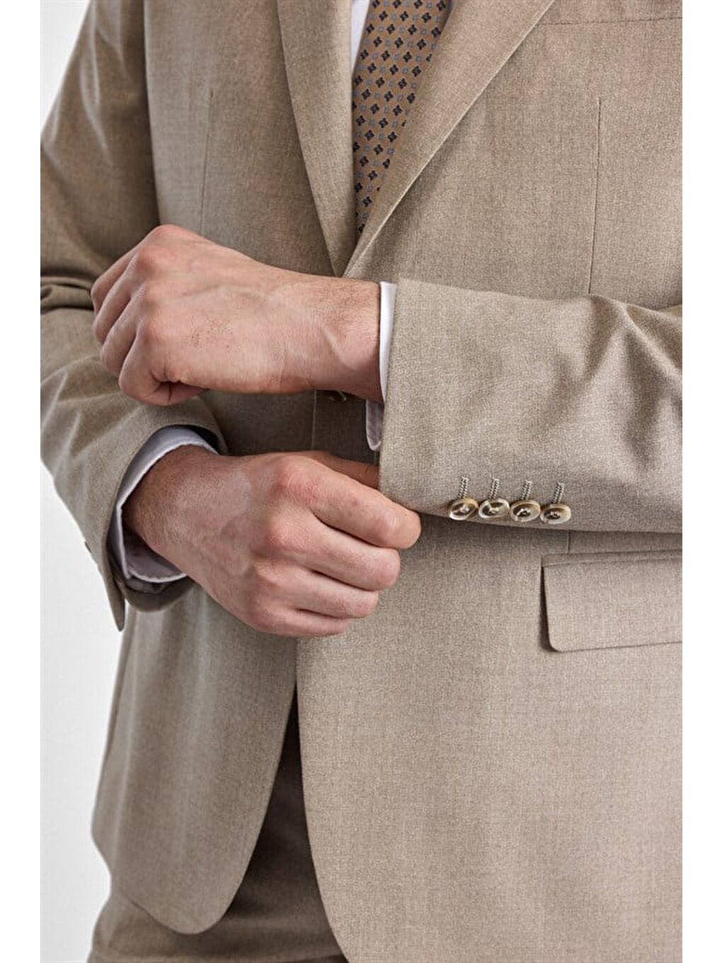 Bej Regular Sivri Yaka Düz Armürlü Kapaklı Cep Standart 6 Drop Takım Elbise-4