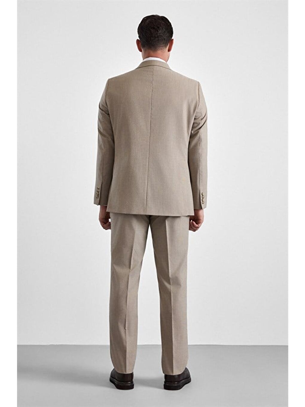 Bej Regular Sivri Yaka Düz Armürlü Kapaklı Cep Standart 6 Drop Takım Elbise-9