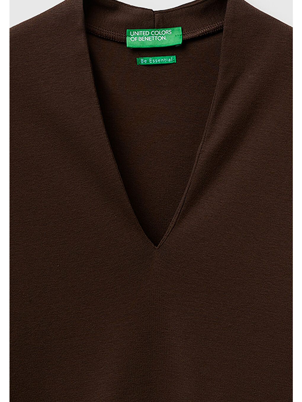 Kadın Kahverengi %100 Pamuk Yarım Kollu Derin V Yaka T-Shirt-2