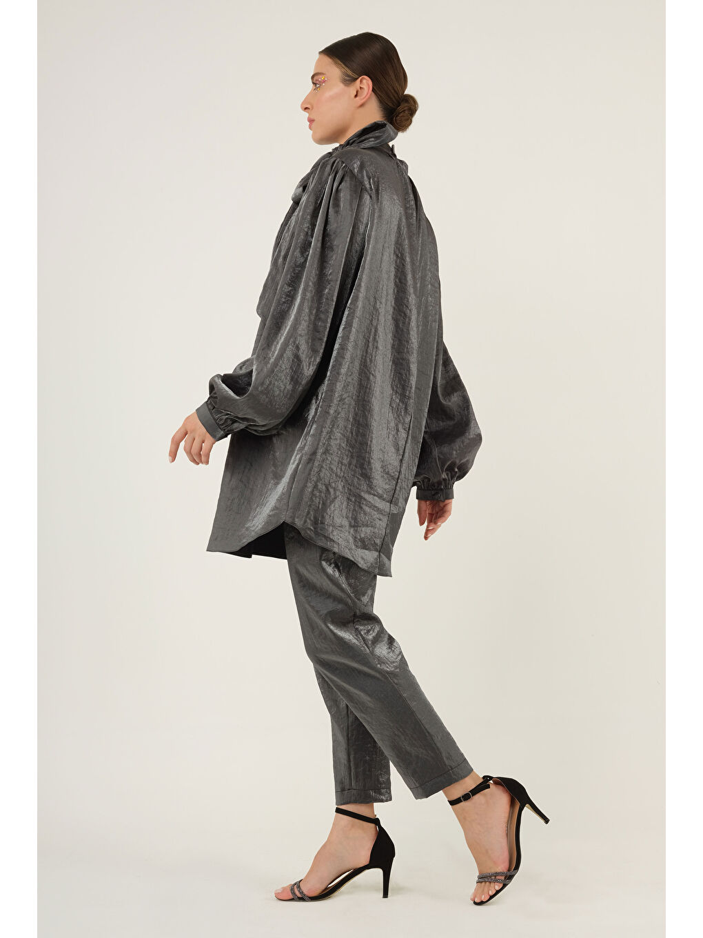 Yakası Bağcıklı Takım Siyah-2