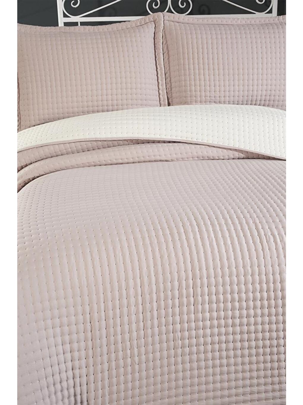 Pembe Elisa Dolgulu Çift Taraflı Çift Kişilik 240x260 Cm Yatak Örtüsü Pudra-5