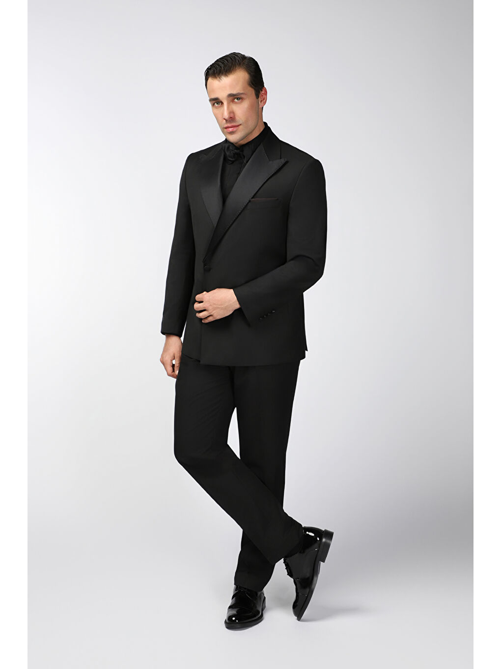 Siyah Oversize Ekstra Rahat Kalıp Sivri Yaka Kruvaze Smokin & Damatlık-2