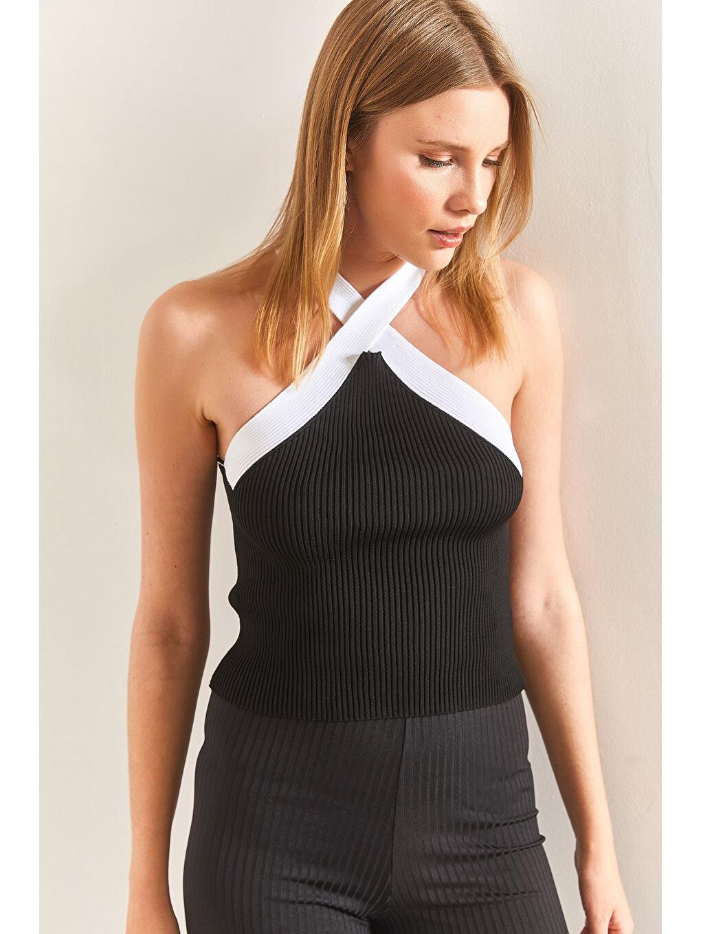 Çapraz Askılı Fitilli Triko Bluz - Siyah-6