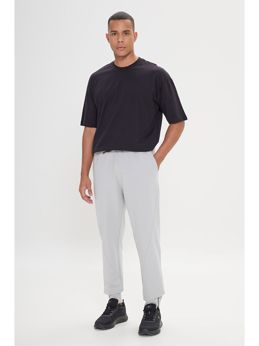 Erkek Gri Standart Fit Normal Kesim Pamuklu Baskılı Rahat Jogger Eşofman Altı-1