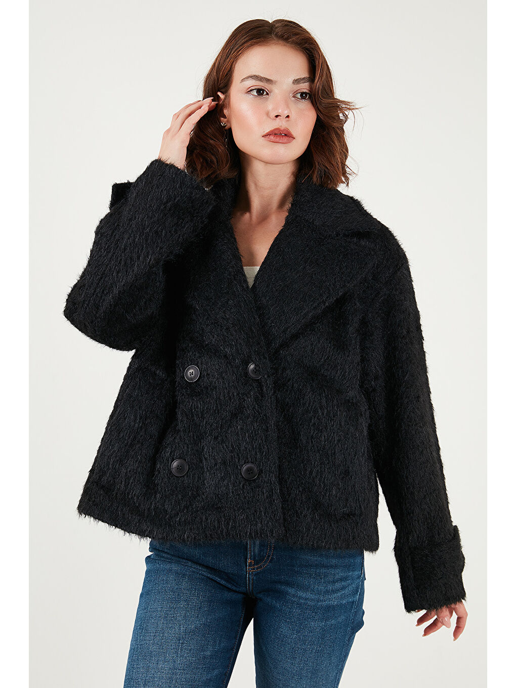 Siyah Oversize Kruvaze Yaka Yumuşak Tüylü Düğmeli Astarlı Mont 6839659-5