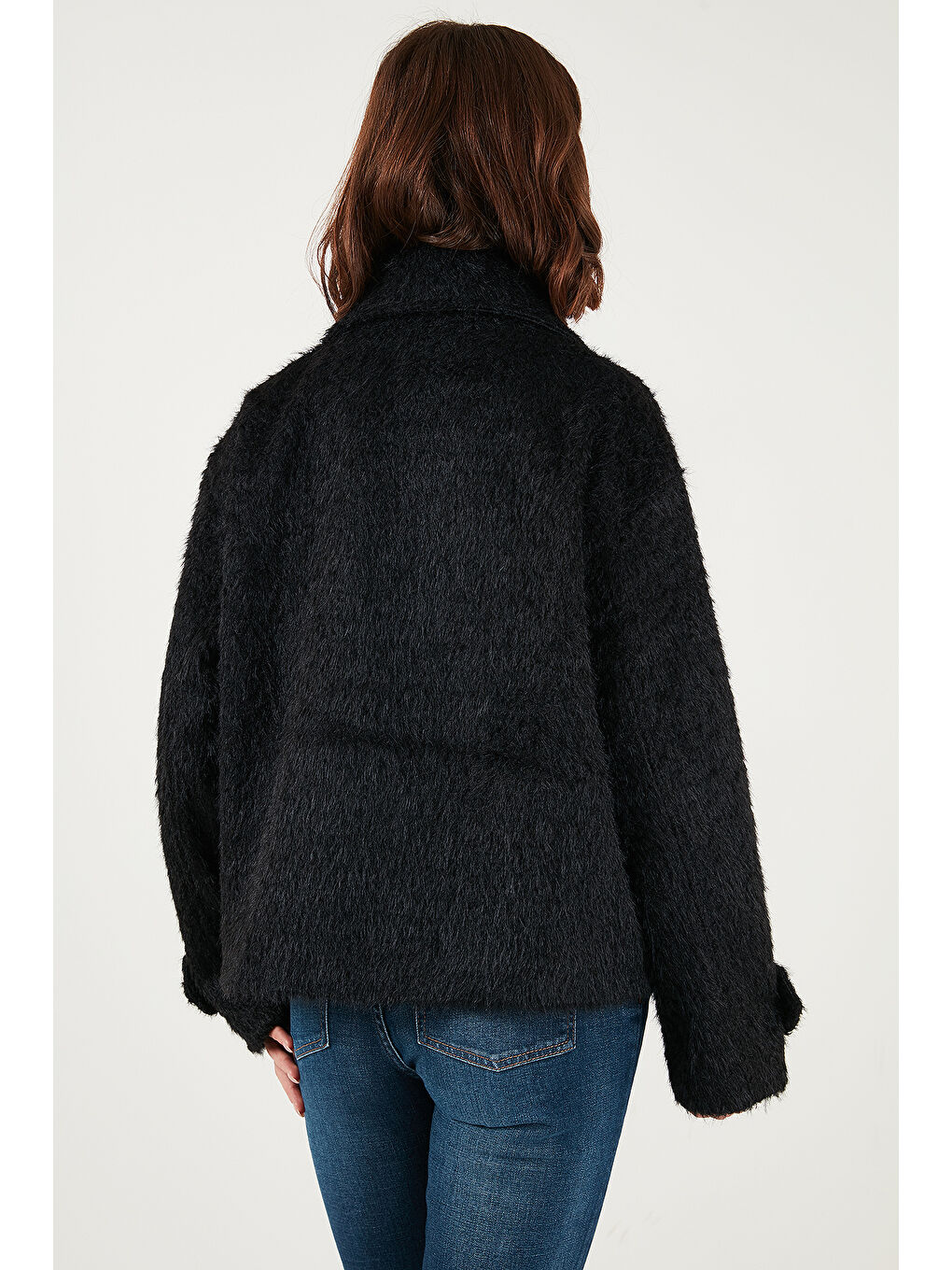 Siyah Oversize Kruvaze Yaka Yumuşak Tüylü Düğmeli Astarlı Mont 6839659-6