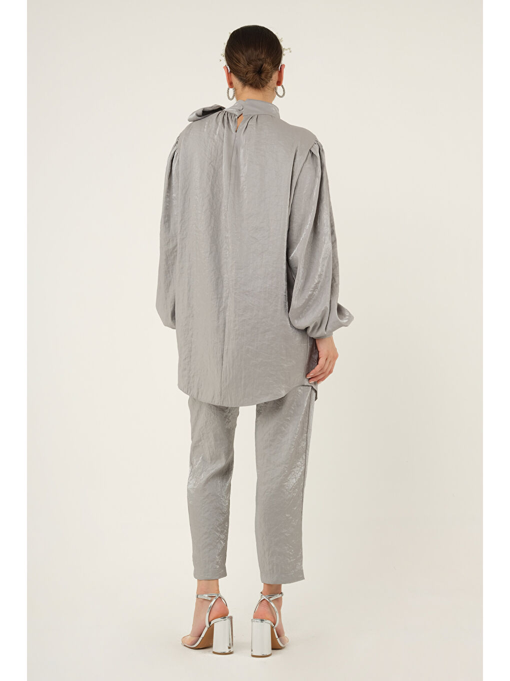 Yakası Bağcıklı Takım Gri-4