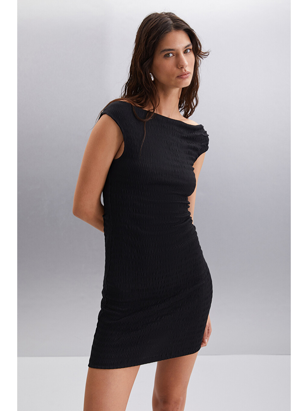 Innsa Kadın Bürümcük 3 Boyutlu Kumaşlı Tek Omuzlu Bodycon Siyah Elbise