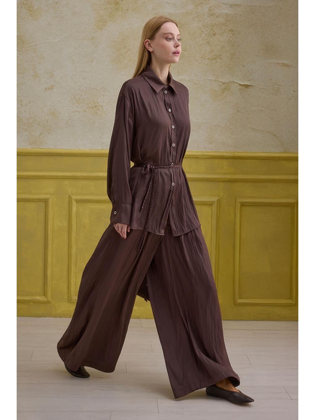 Kahverengi Dökümlü Takım Kahve