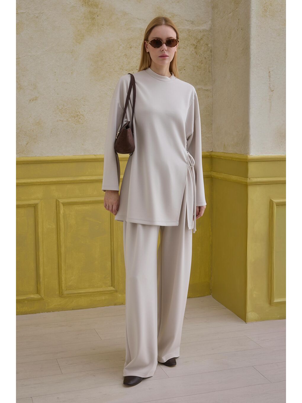 Bej Bağlama Detaylı Modal Takım Deniz Kabuğu