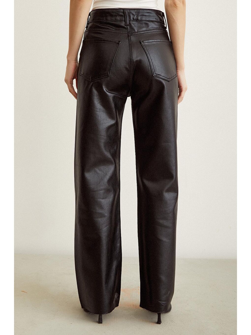 Siyah Deri Kaplamalı Denim-2