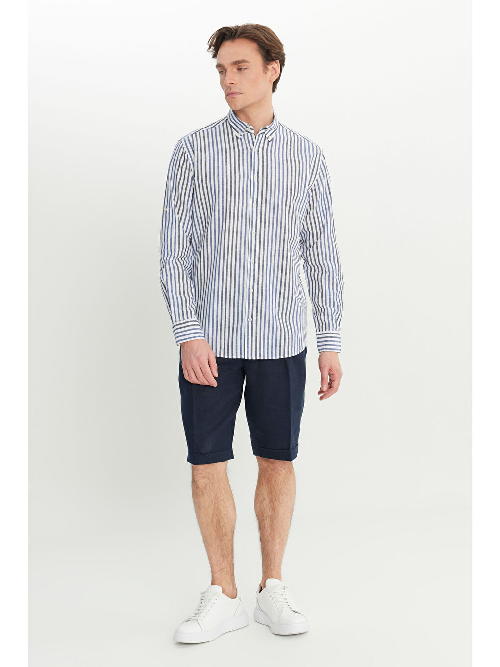 Erkek Lacivert %100 Keten Slim Fit Dar Kesim Beli Lastikli Yan Cepli Şort-2