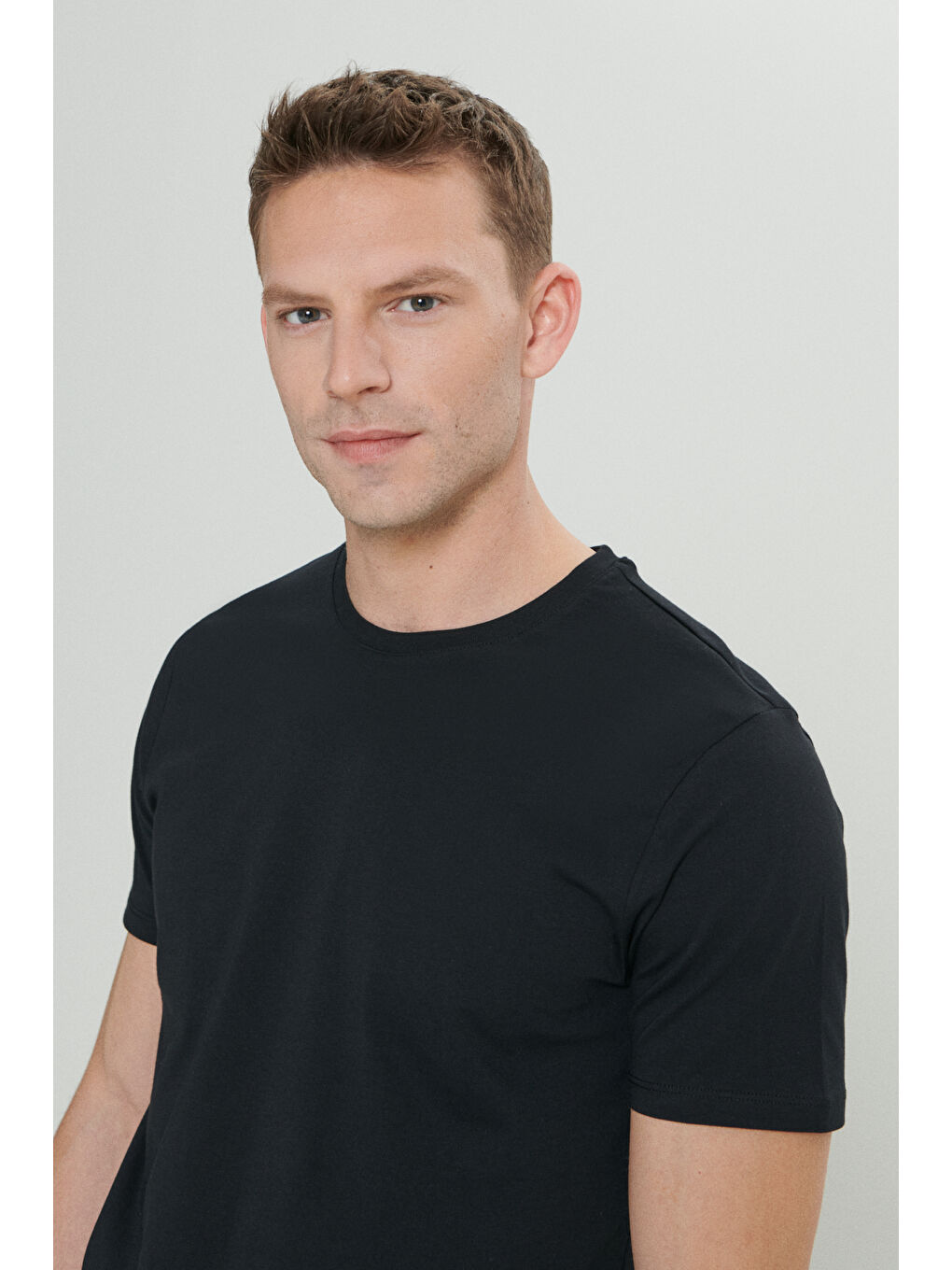 Erkek Beyaz-Siyah-Gri 2'li Slim Fit Dar Kesim %100 Pamuk Bisiklet Yaka Tişört-6