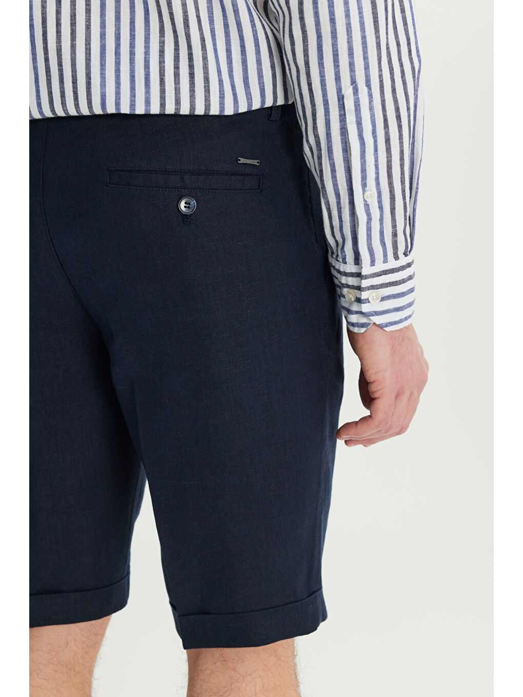 Erkek Lacivert %100 Keten Slim Fit Dar Kesim Beli Lastikli Yan Cepli Şort-3