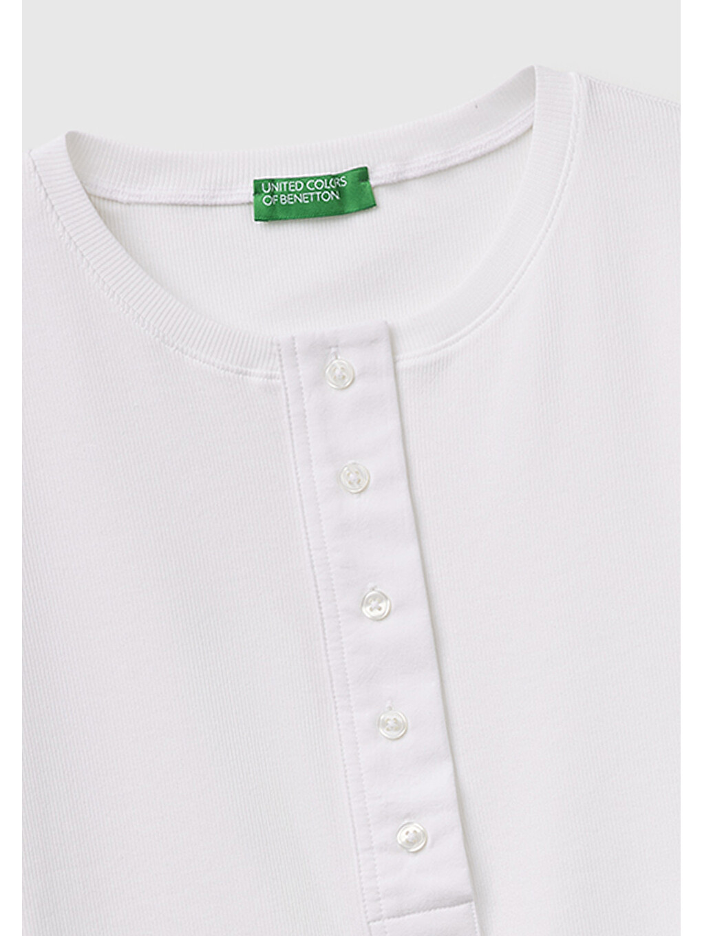 Kadın Beyaz Pamuk Karışımlı Önü Düğme Detaylı Yuvarlak Yaka T-shirt-2