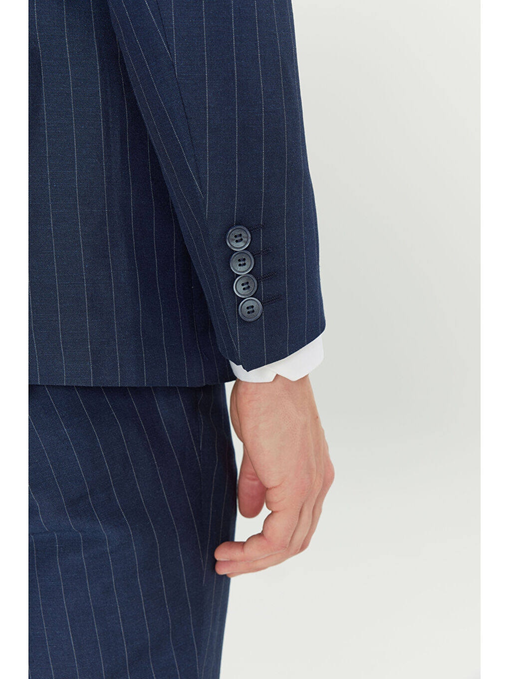 Erkek Lacivert Keten Slim Fit Dar Kesim Kırlangıç Yaka Çizgili Kapak Cepli Takım Elbise-6