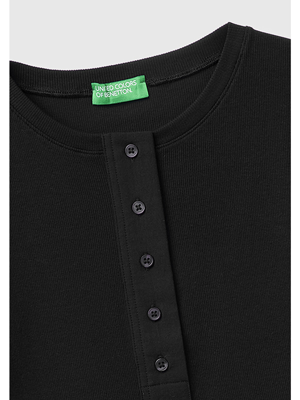Kadın Siyah Pamuk Karışımlı Önü Düğme Detaylı Yuvarlak Yaka T-shirt-2