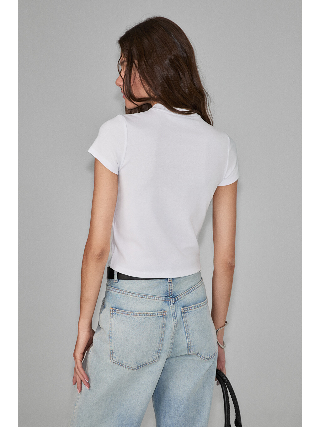 Gallura Kadın Yumuşak Ve Esnek Kumaşlı Baskı Detaylı Yuvarlak Yakalı Kısa Kol Beyaz T-shirt-4