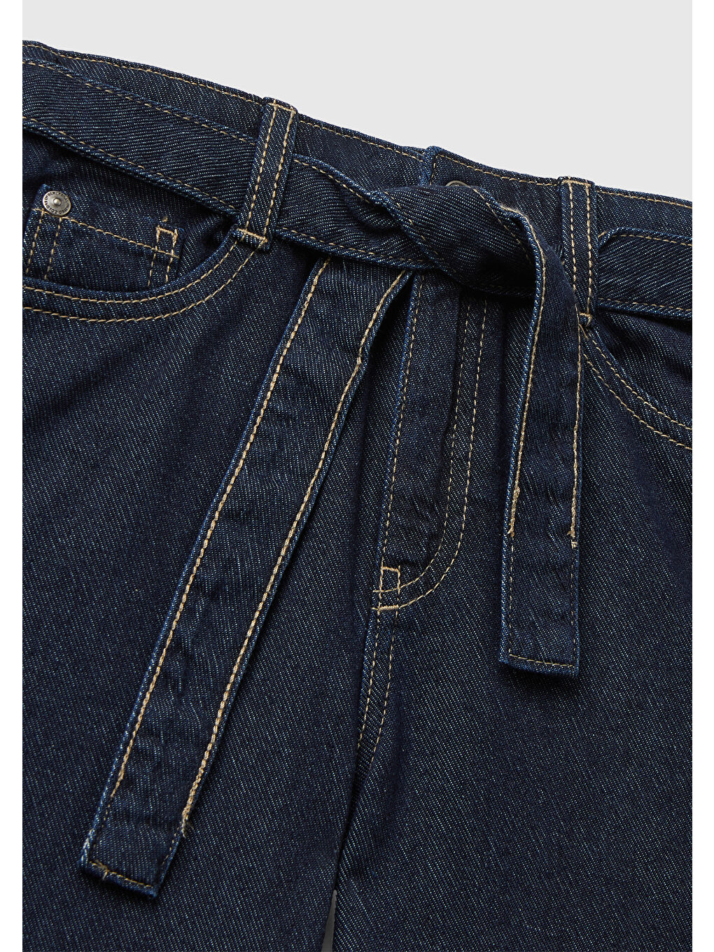 Kız Çocuk Siyah Arka Cebi Logolu Beli Kuşaklı Geniş Paça Pantolon-2