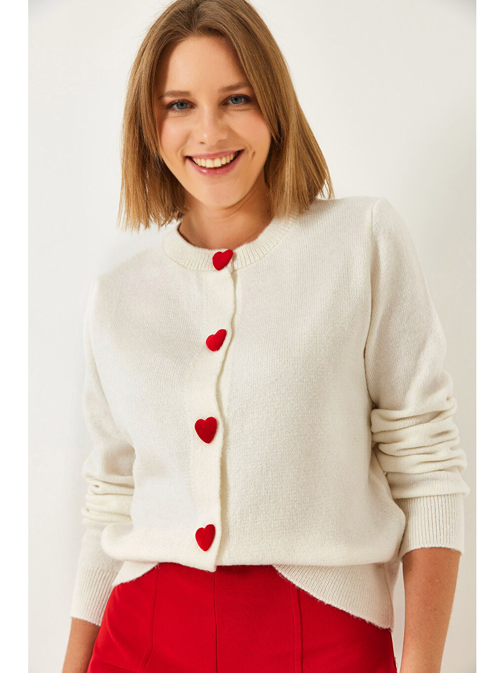 Ekru Kadın Kalp Düğmeli Triko Hırka