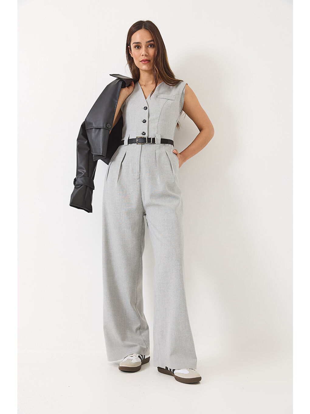 Gri Kadın V Yaka Kemerli Cepli Geniş Paça Tulum-2