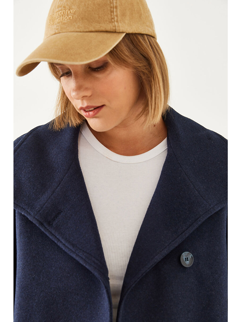 Lacivert Kadın Kruvaze Yaka Düğmeli Kaşe Ceket-4