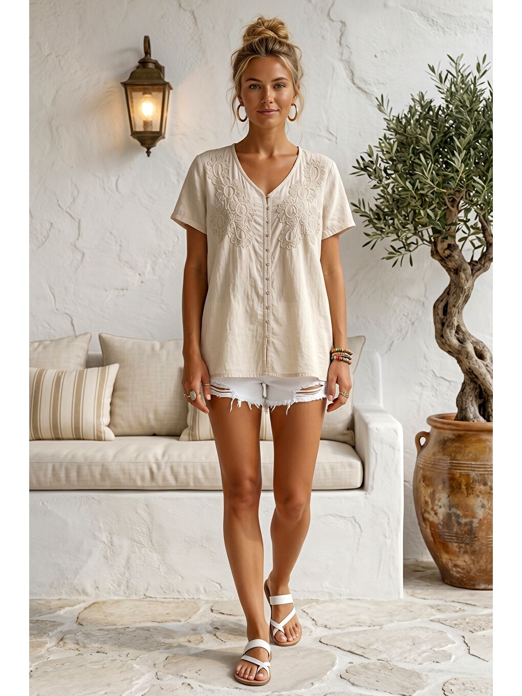 Bej V Yaka Kısa Kol Düğmeli Süzene Nakışlı Casual Pamuklu Oversize Dokuma Bluz 68 55-3