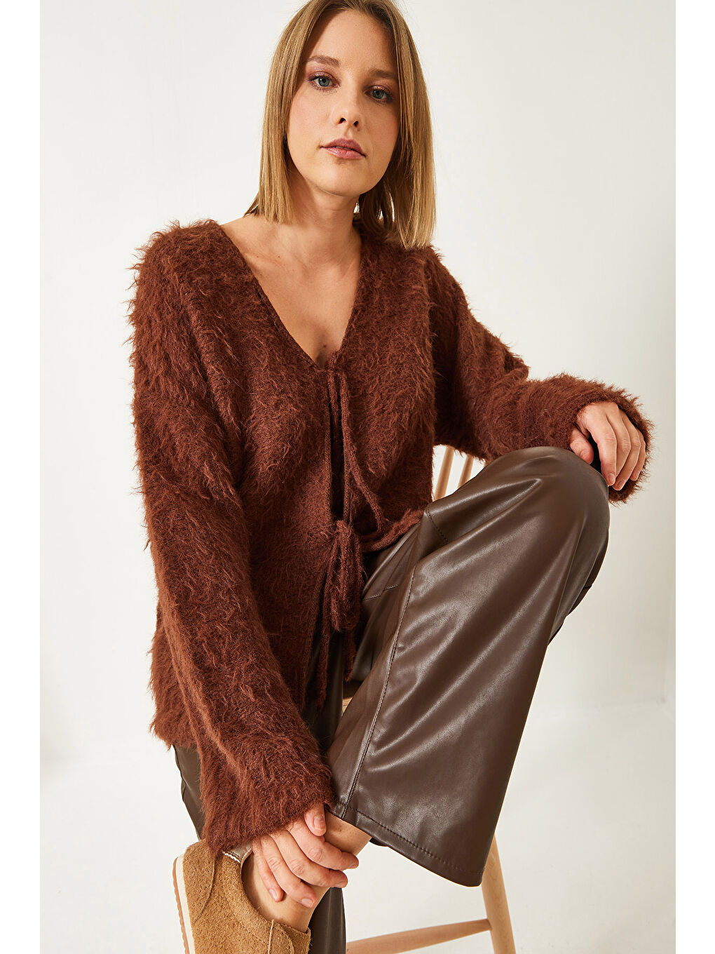 Kahverengi Kadın Tüylü Bağlamalı Hırka-6