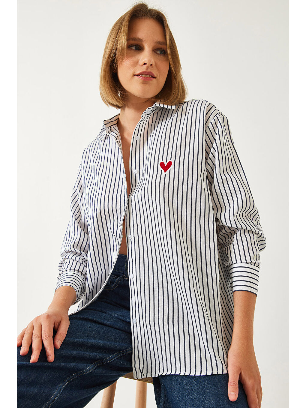 Beyaz Kadın Nakış Kalp İşlemeli Çizgili Gömlek-2