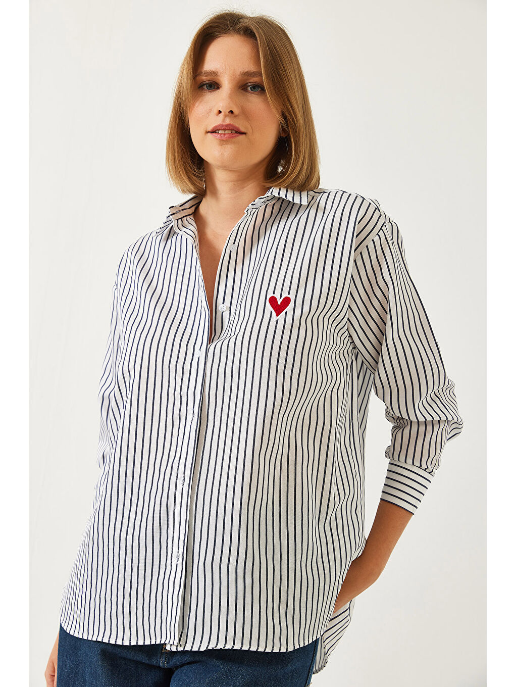 Beyaz Kadın Nakış Kalp İşlemeli Çizgili Gömlek-5
