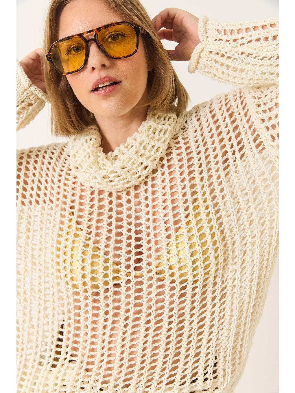 Ekru Kadın Yakalı Oversize Uzun Kollu Ajurlu Bluz-4