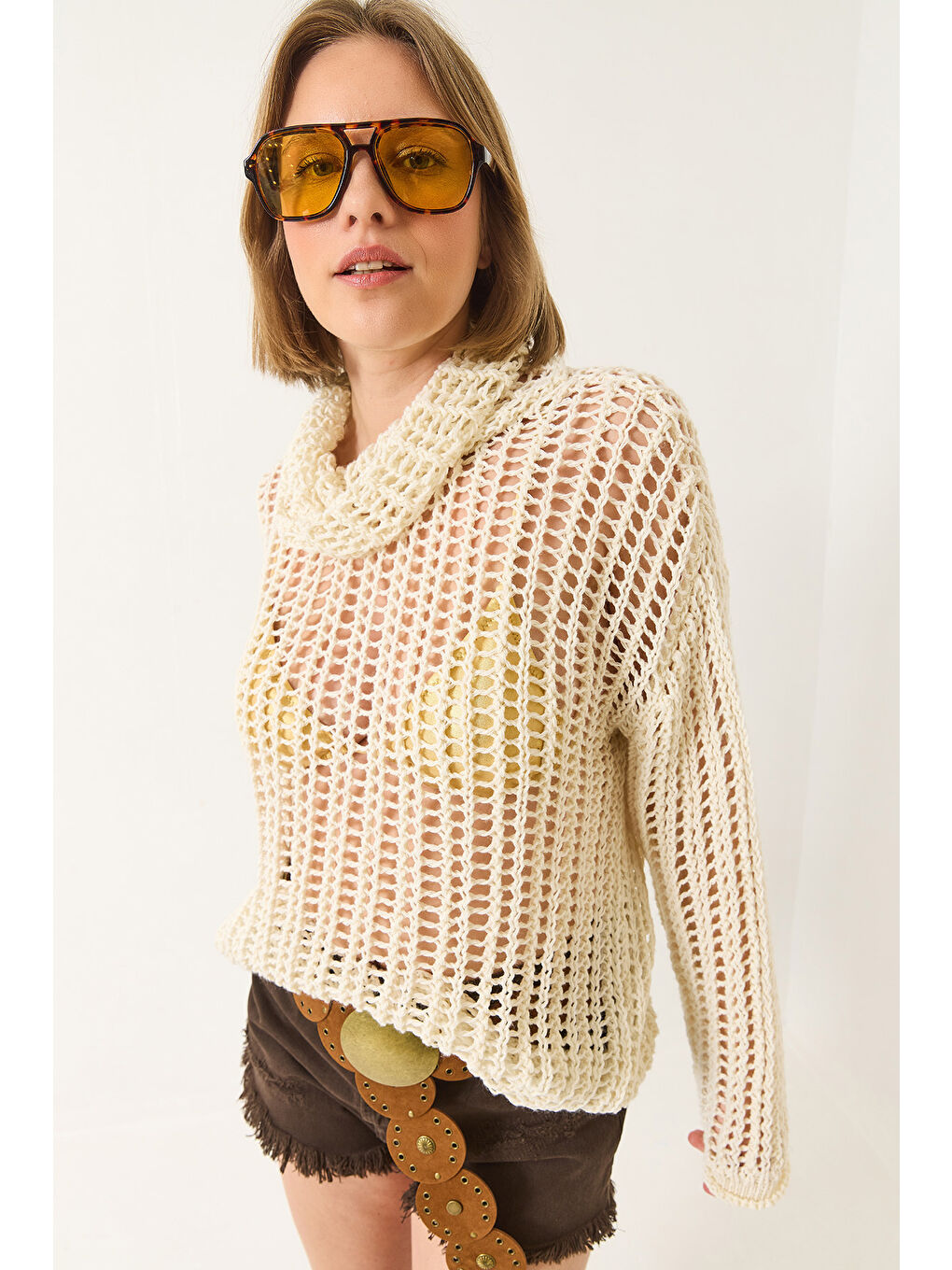 Ekru Kadın Yakalı Oversize Uzun Kollu Ajurlu Bluz-5