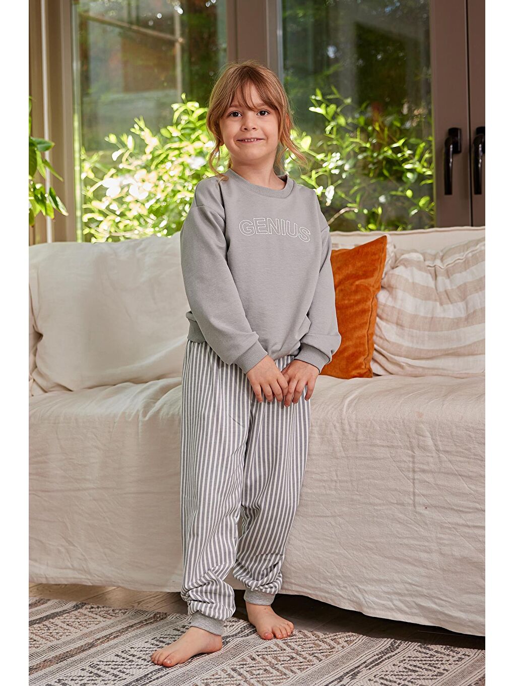 ZEYLAND Gri Kız Çocuk Yazı Nakışlı Pijama Takımı