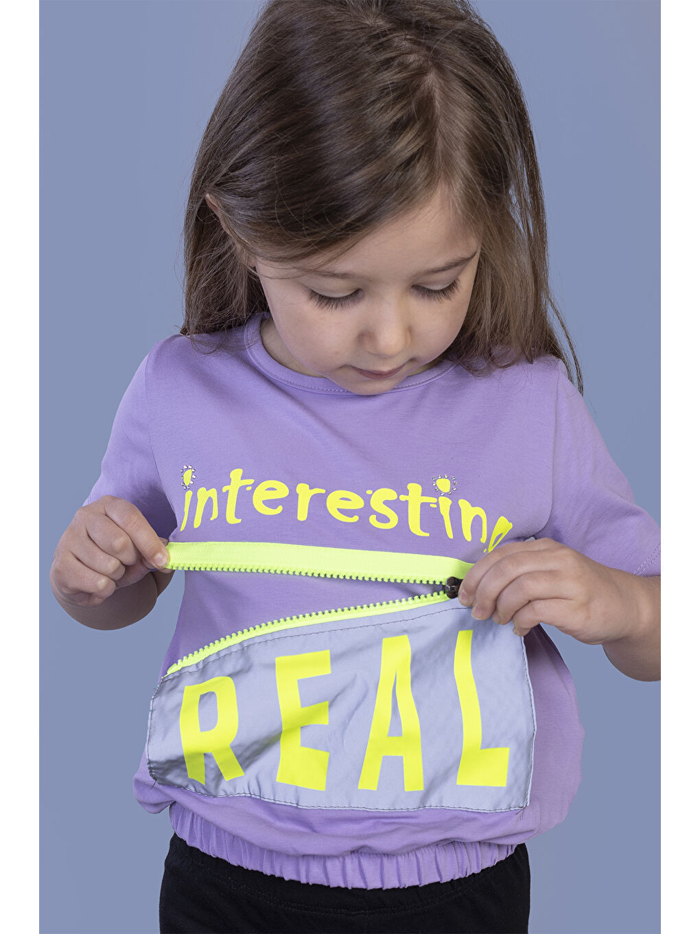 Lila Kız Çocuk Crop Model Cebi Reflektör Detaylı Baskılı Tişört-2