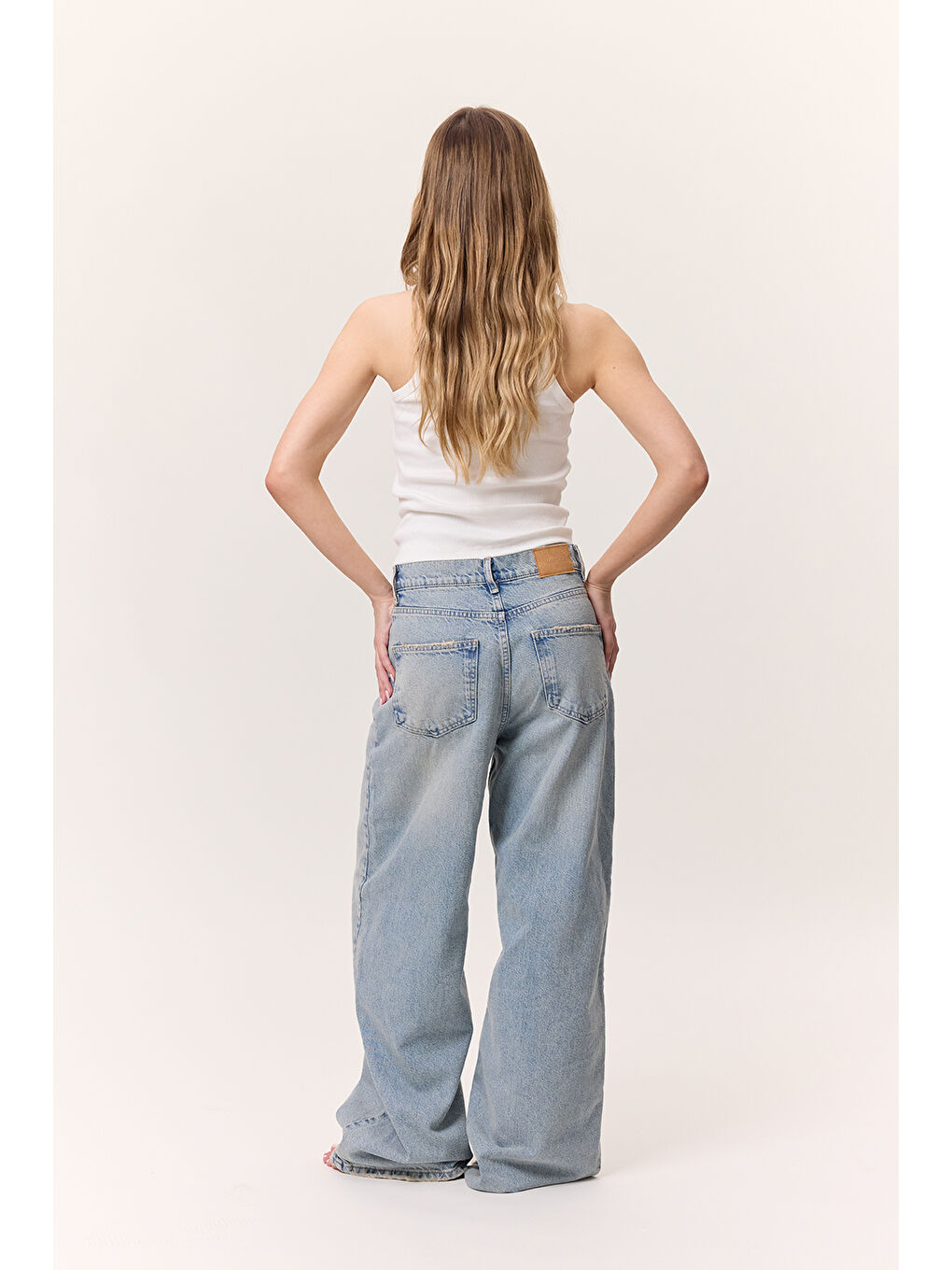 Orta Bel Loose Fıt Jean Açık Mavi-6