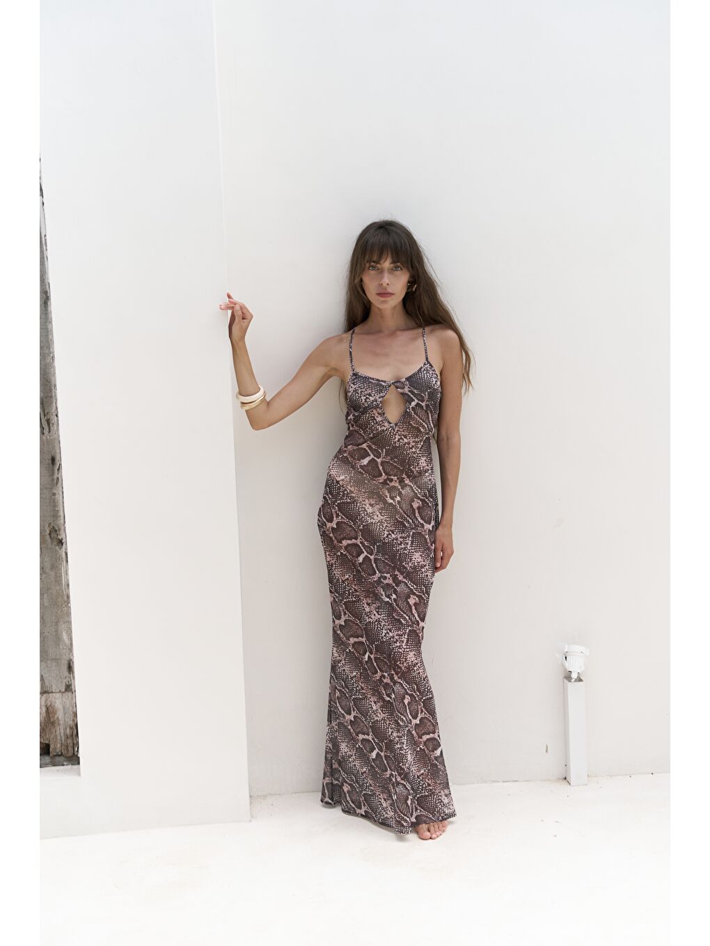 Bej Diavonesta Bağcık Detay Dekolteli Vizon Uzun Elbise-2