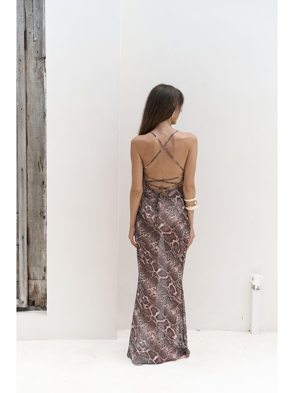 Bej Diavonesta Bağcık Detay Dekolteli Vizon Uzun Elbise-3