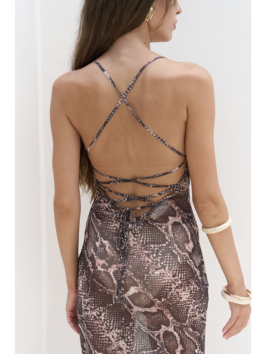 Bej Diavonesta Bağcık Detay Dekolteli Vizon Uzun Elbise-5