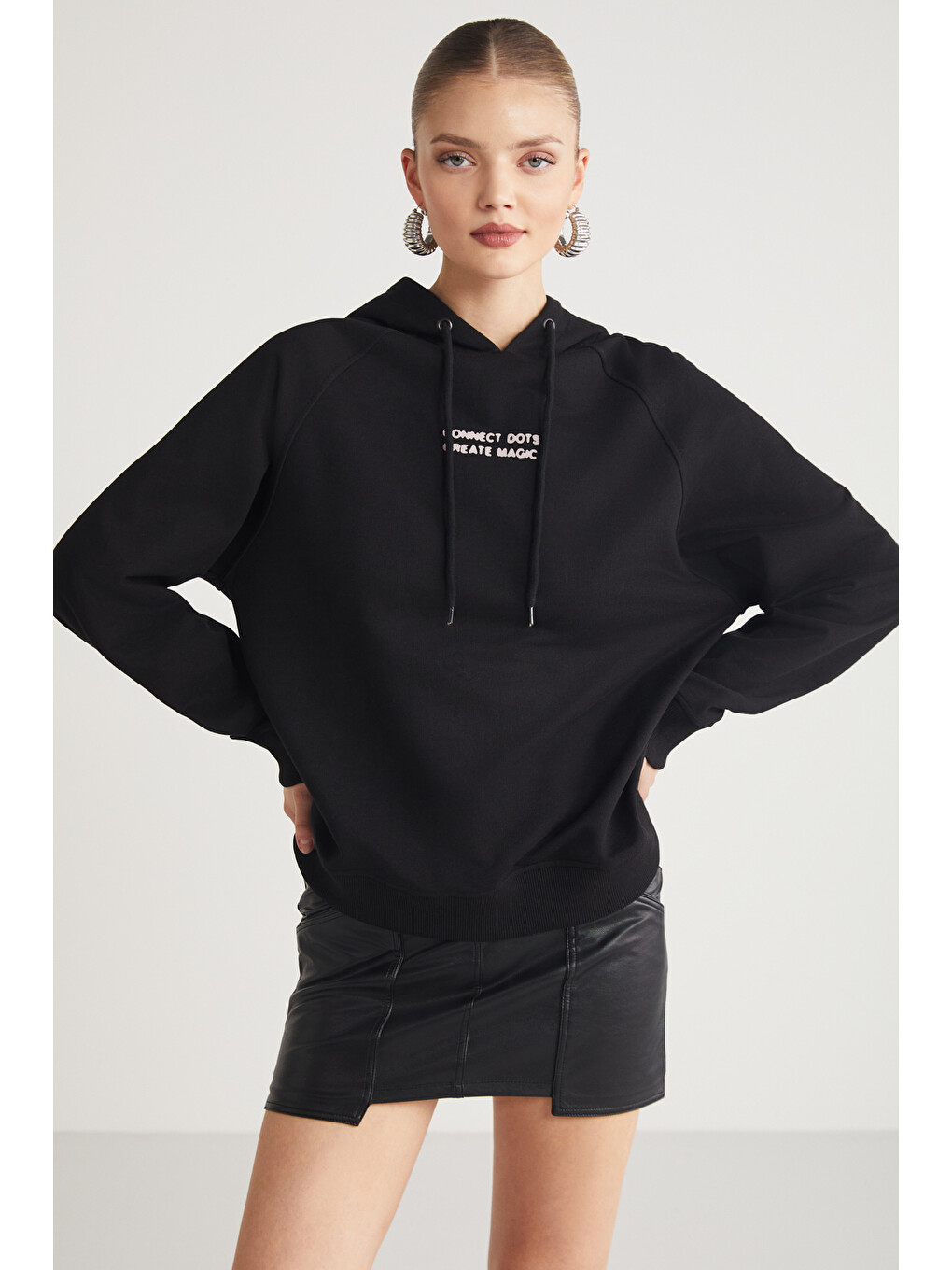 Glace Kadın Ön Ve Arka Baskı Detaylı Kapüşonlu Regular Fit Normal Kalıp Siyah Sweatshirt-3