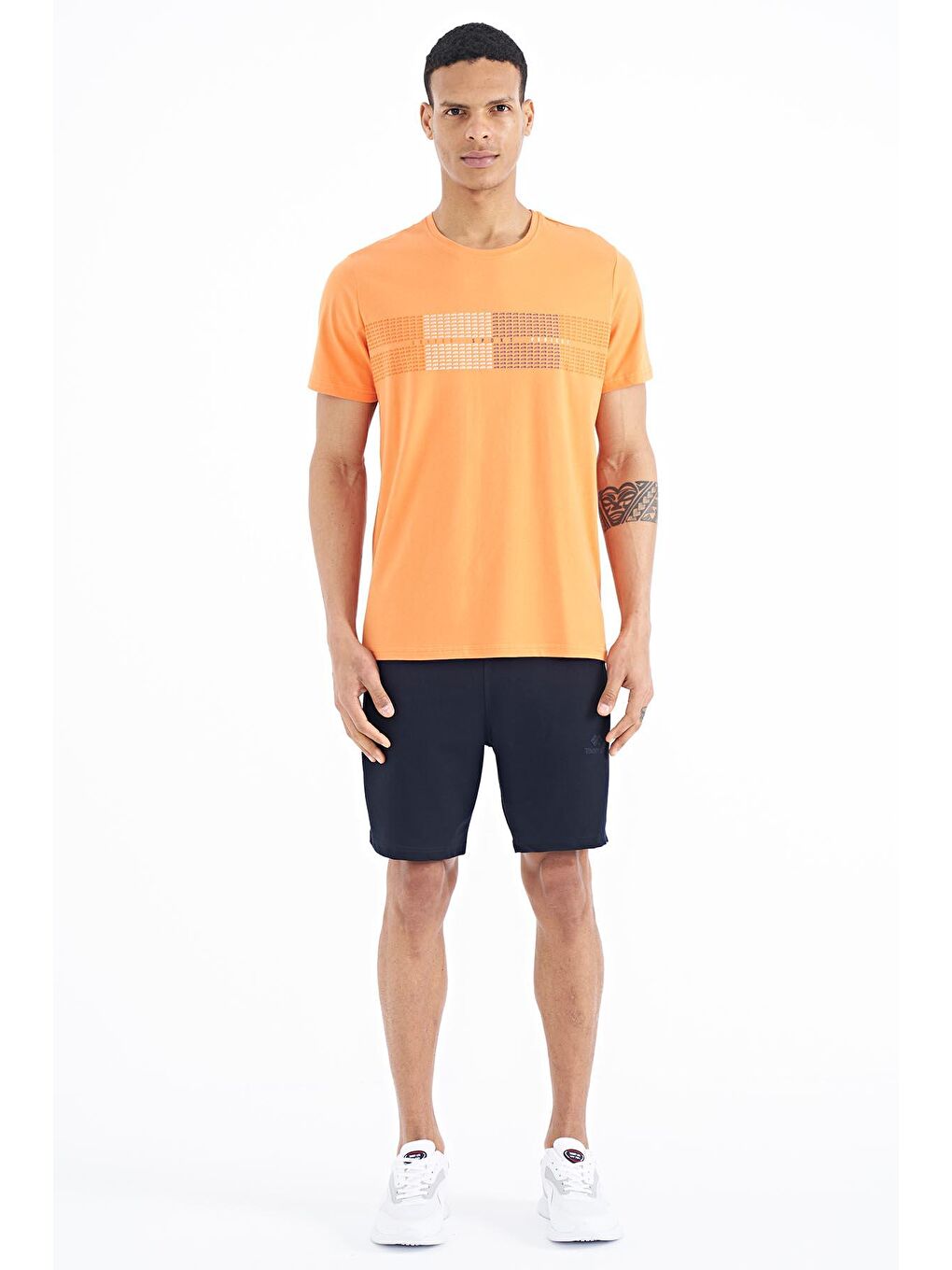 Turuncu Oranj Minimal Yazı Baskılı Standart Kalıp Erkek Tişört - 88182-2