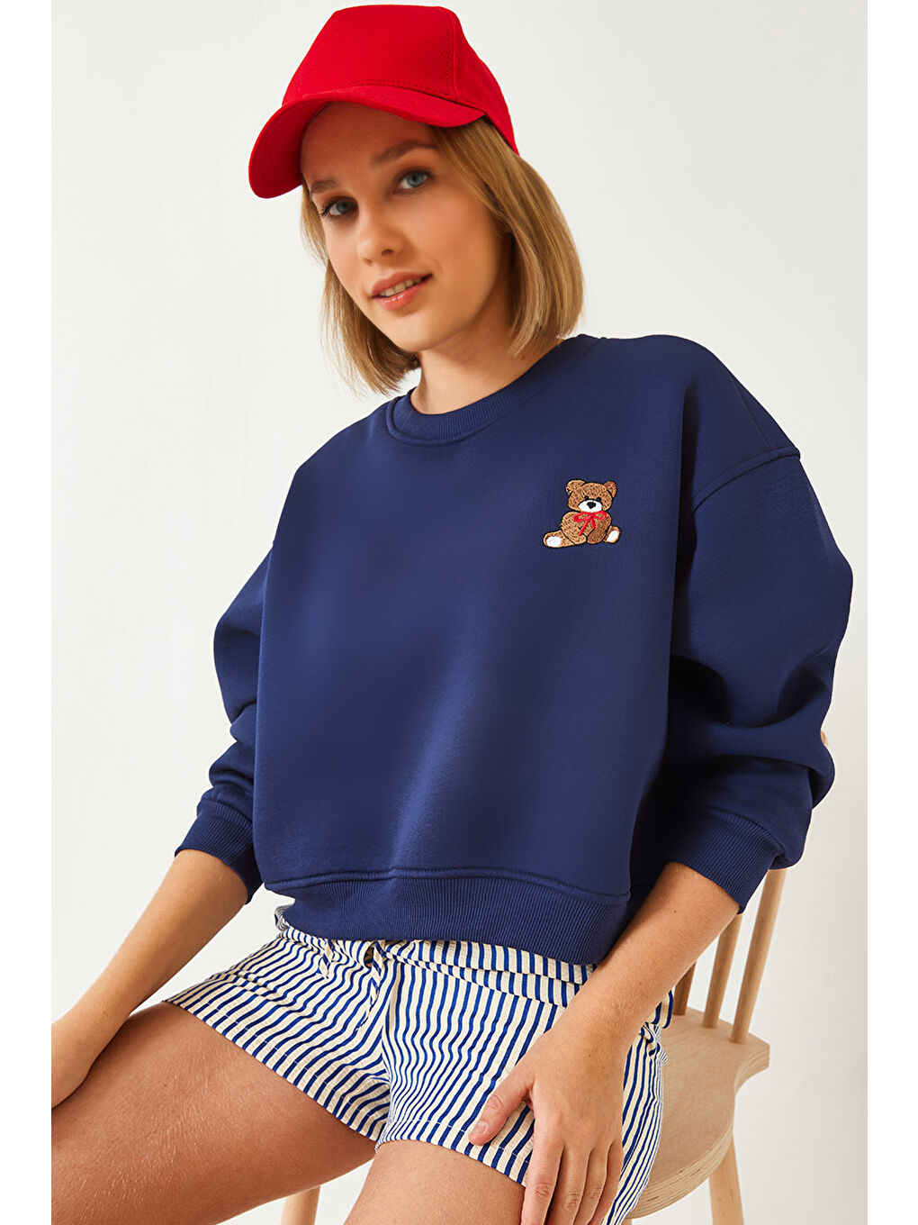 Lacivert Kadın Üç İplik Şardonlu Ayıcık İşlemeli Sweatshirt