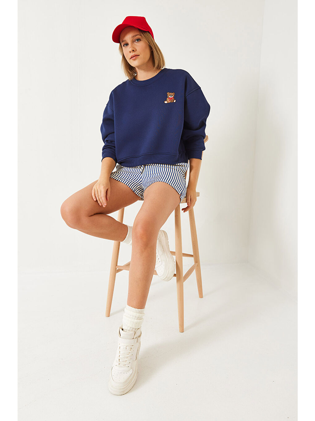 Lacivert Kadın Üç İplik Şardonlu Ayıcık İşlemeli Sweatshirt-1